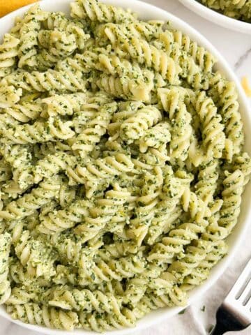 A bowl of ricotta pesto pasta.